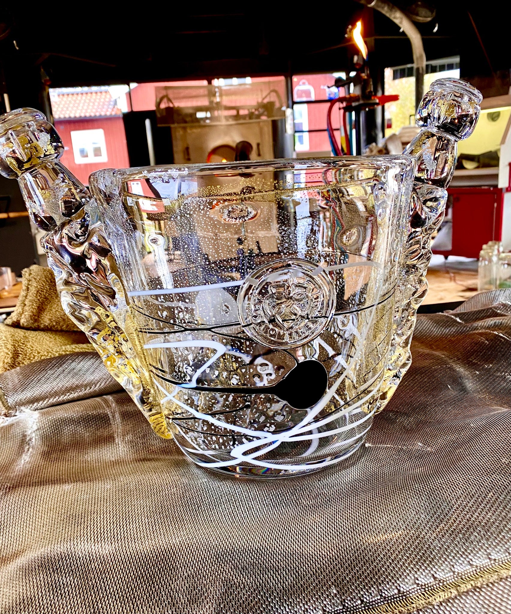 CHAMPAGNE VASE/SCULPTURE "CELEBRATE"